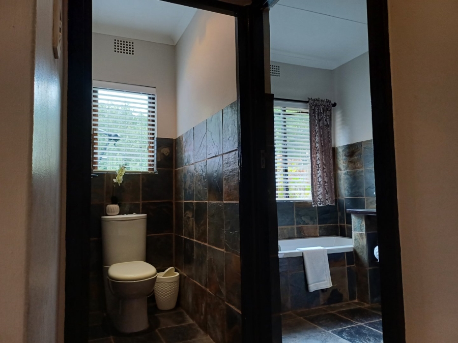 5 Bedroom Property for Sale in Wilderness Heights Western Cape